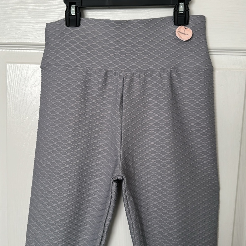 Bella Movement Crisscross‎ Textured Grey Leggings Size Large